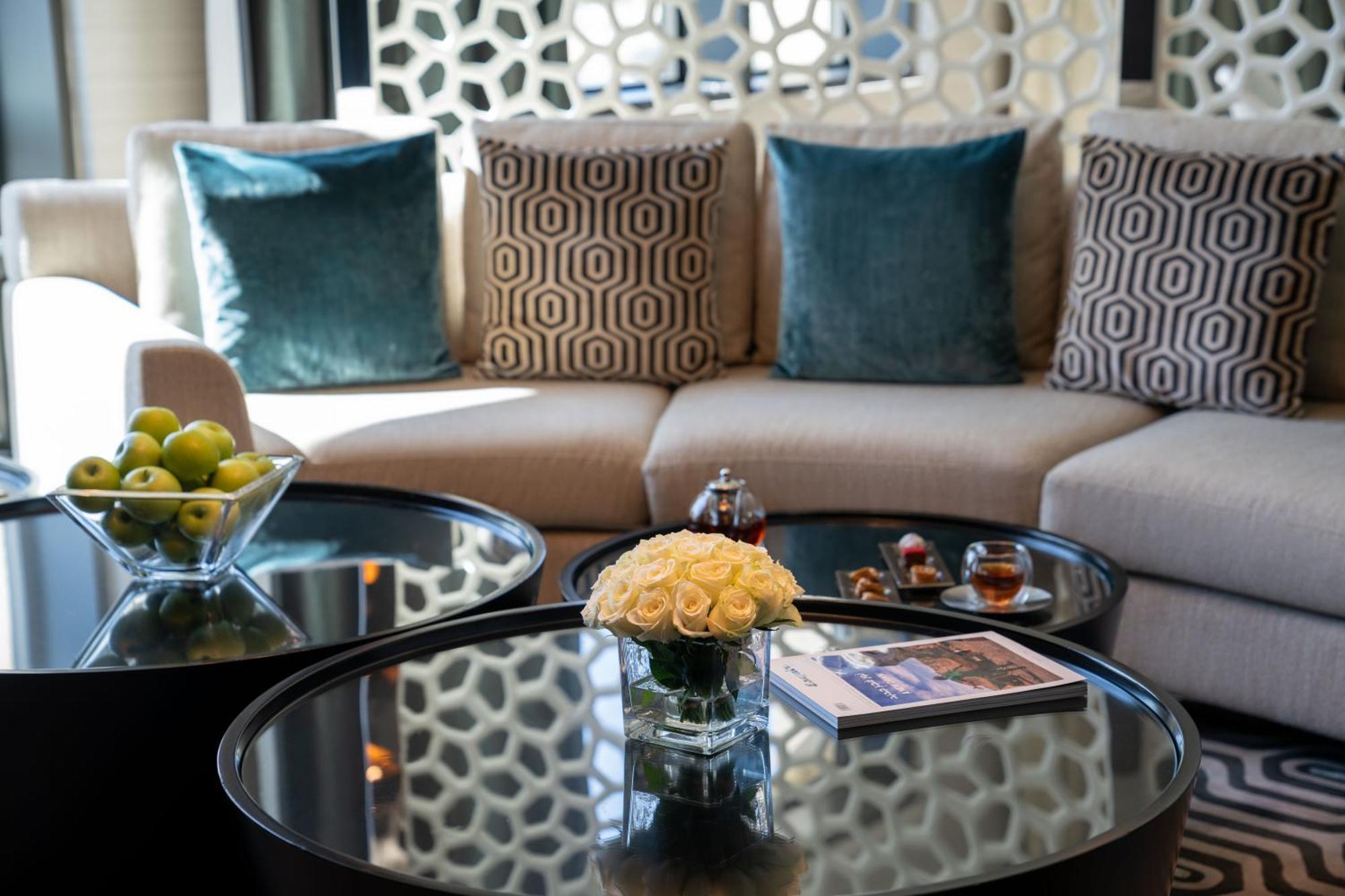 Fairmont Riyadh Exterior photo A living room at the Ritz-Carlton, DIFC