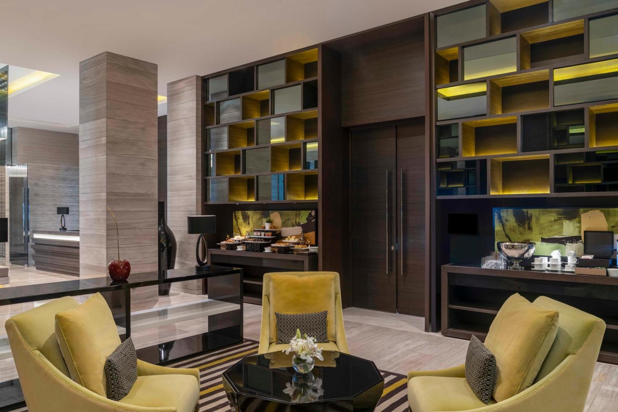 Fairmont Riyadh Exterior photo The Executive Lounge at the hotel