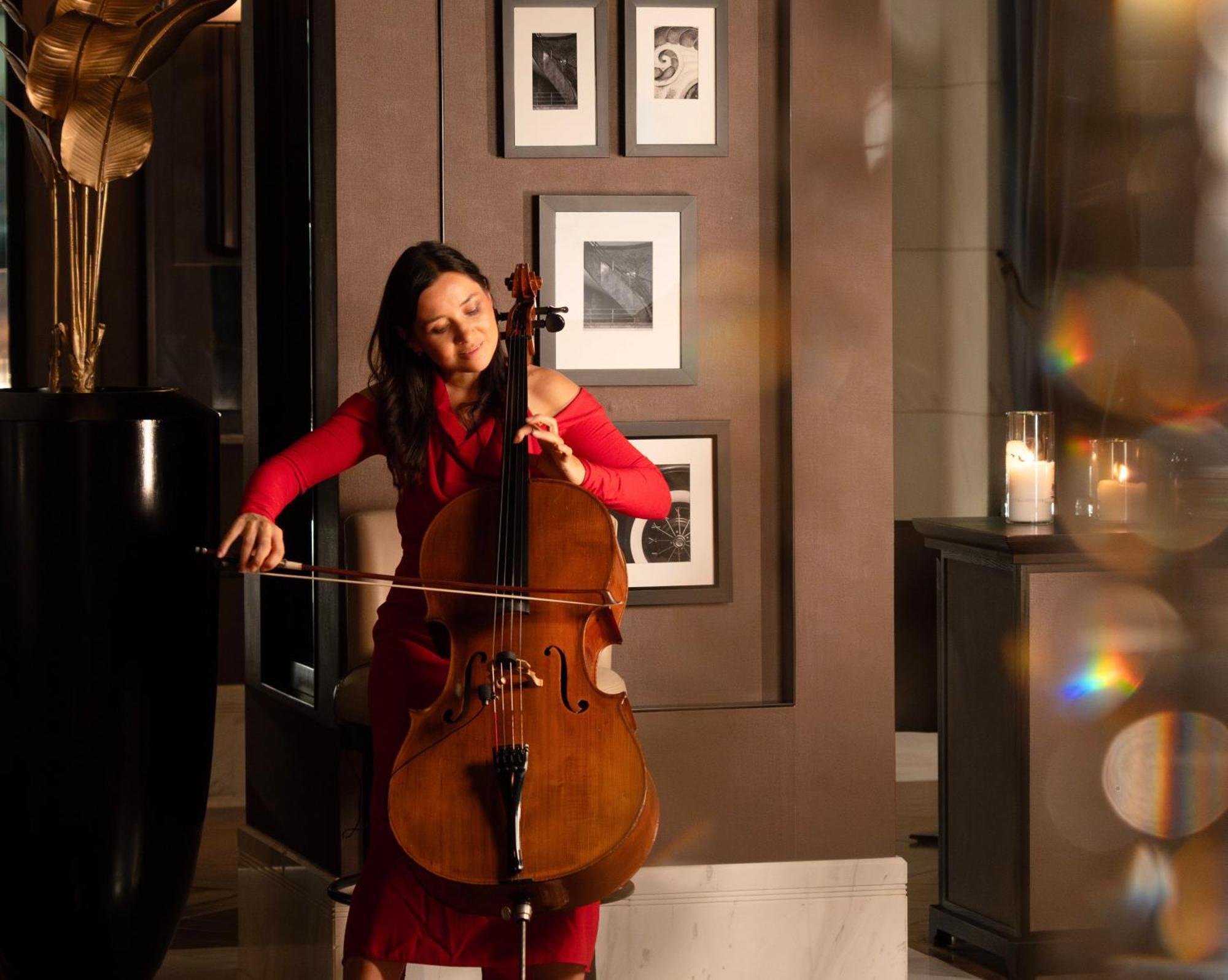 Fairmont Riyadh Exterior photo Cellist and singer